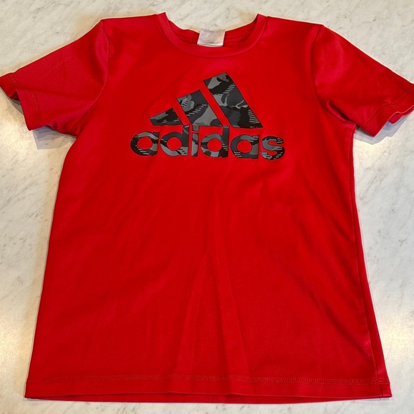 Adidas Kids Graphic Red Tee - Picture 1 of 2